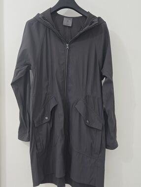 Icebreaker Lightweight Hooded Trench Coat